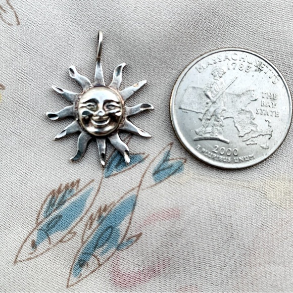 Vintage Sterling Silver 925 Smiling Sun Pendant - Picture 4 of 5
